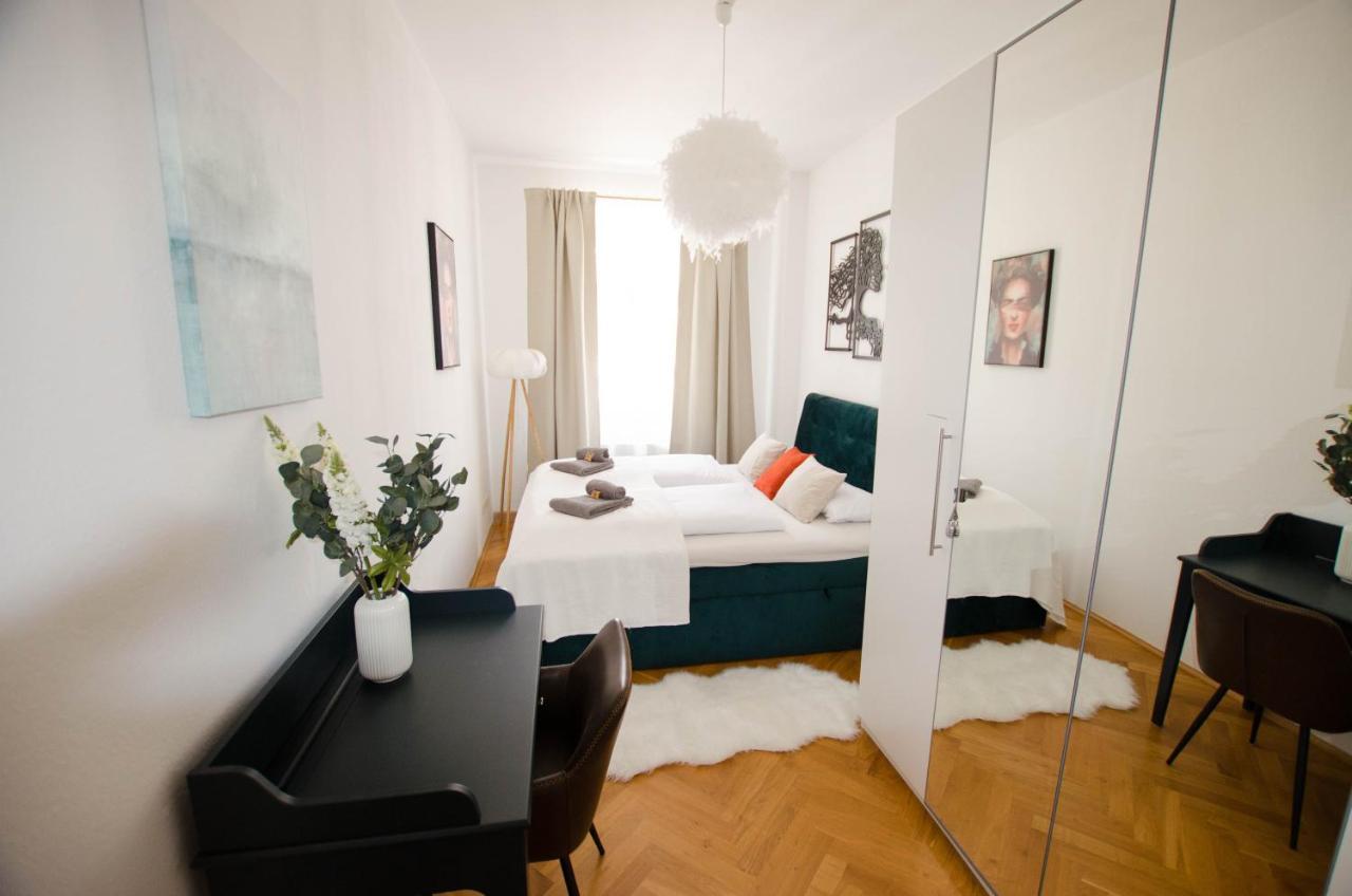 Casarina - Stilvoller Altbau In Zentraler Lage Apartment Dresden Luaran gambar
